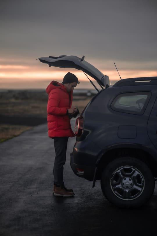 iceland-car