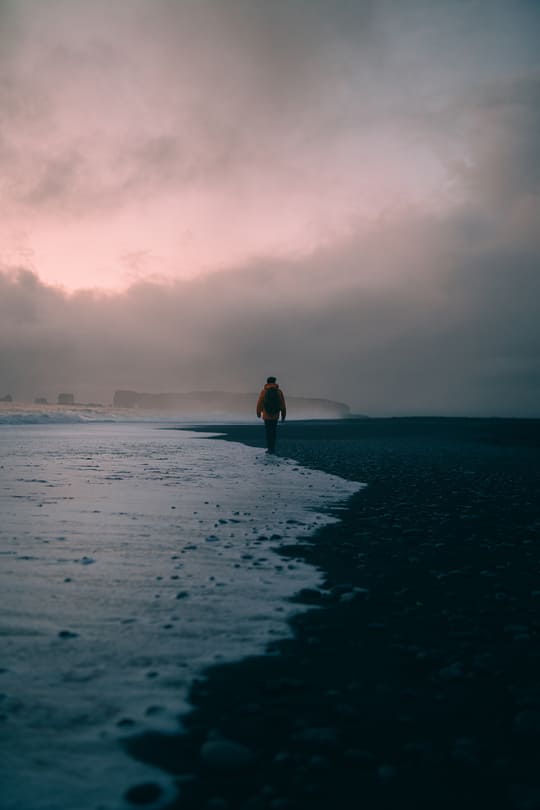 iceland-lonely-beach