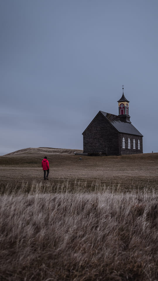 iceland-lonely-chapel