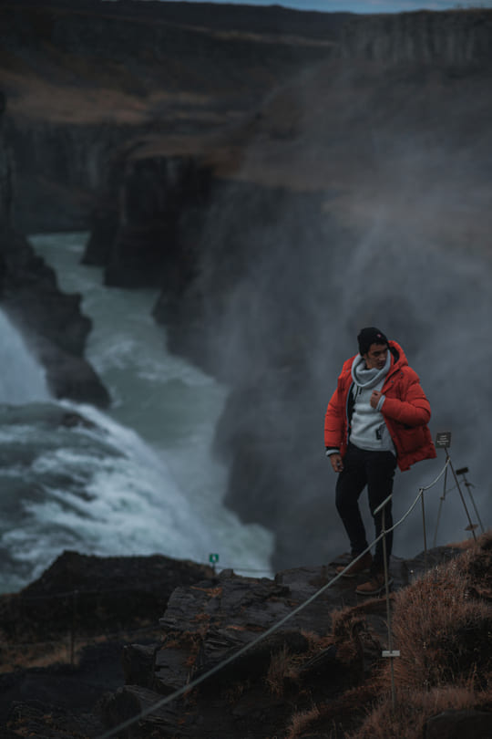 iceland-waterfall-top