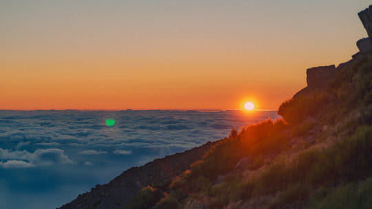 madeira-sunrise-above-clouds